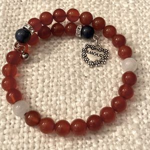 Red agate and white Jade memory wire bracelet ♥️